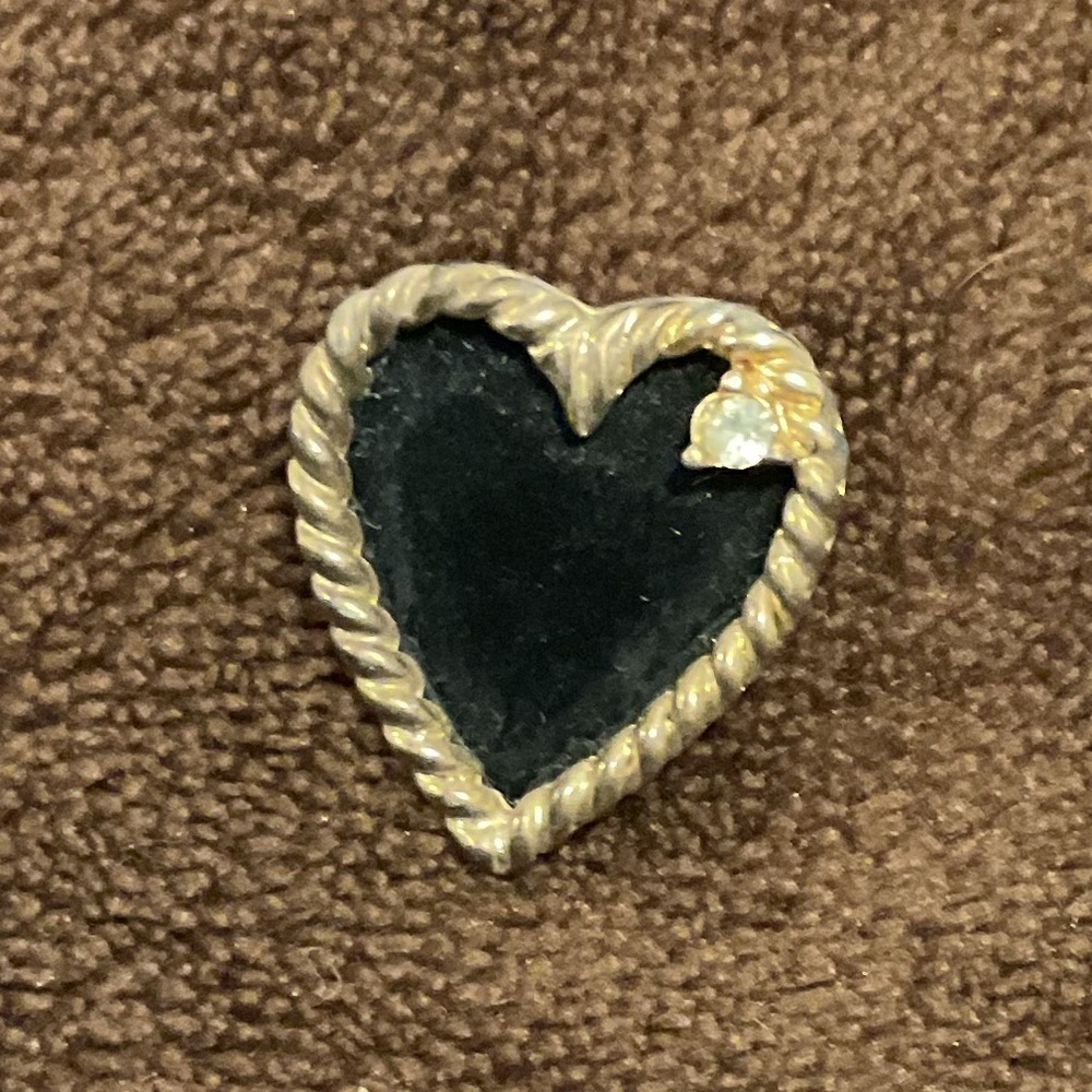 Vintage heart with rhinestone pin